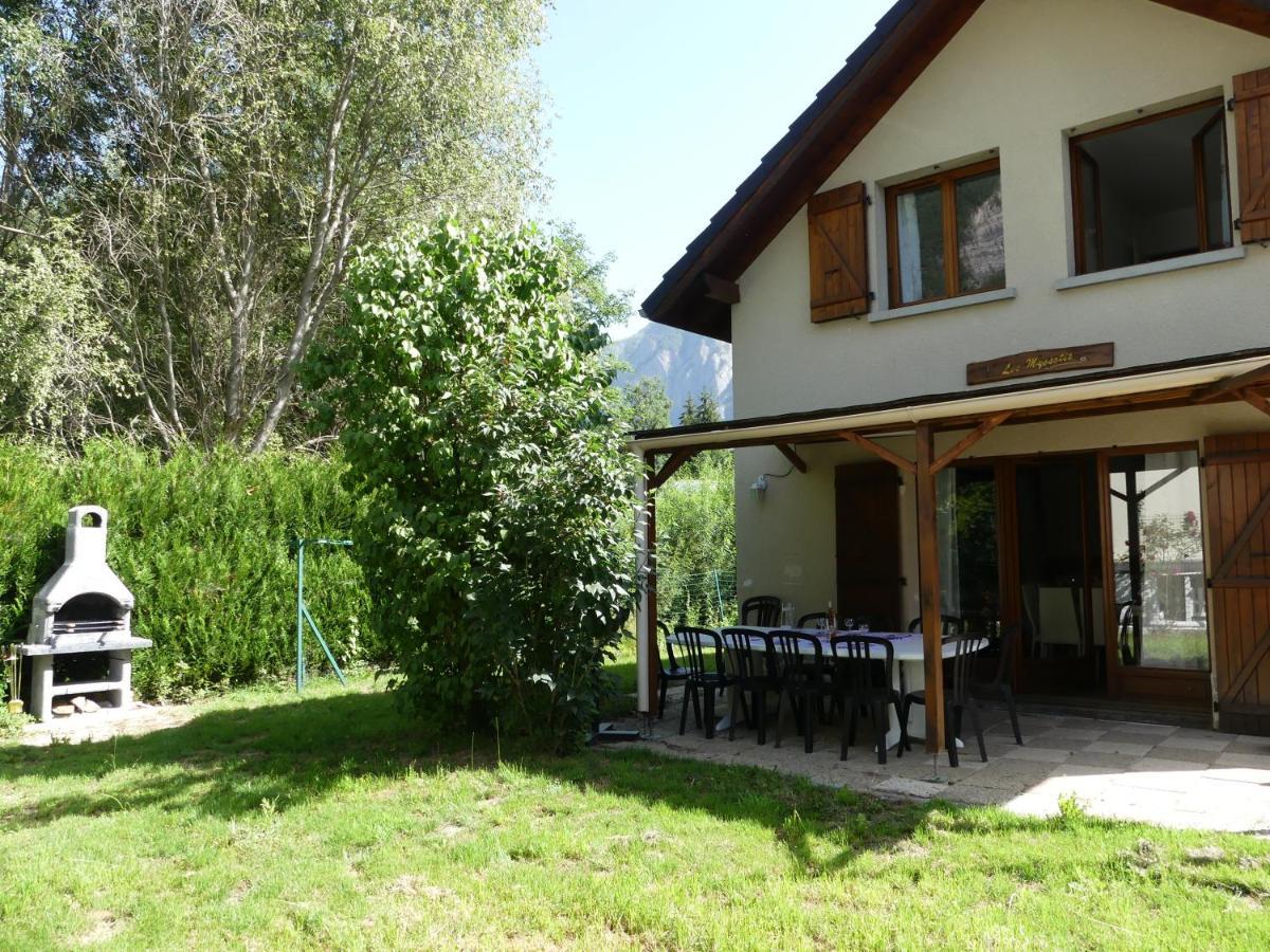 Chalet Les Myosotis Le Bourg-dʼOisans Exterior foto