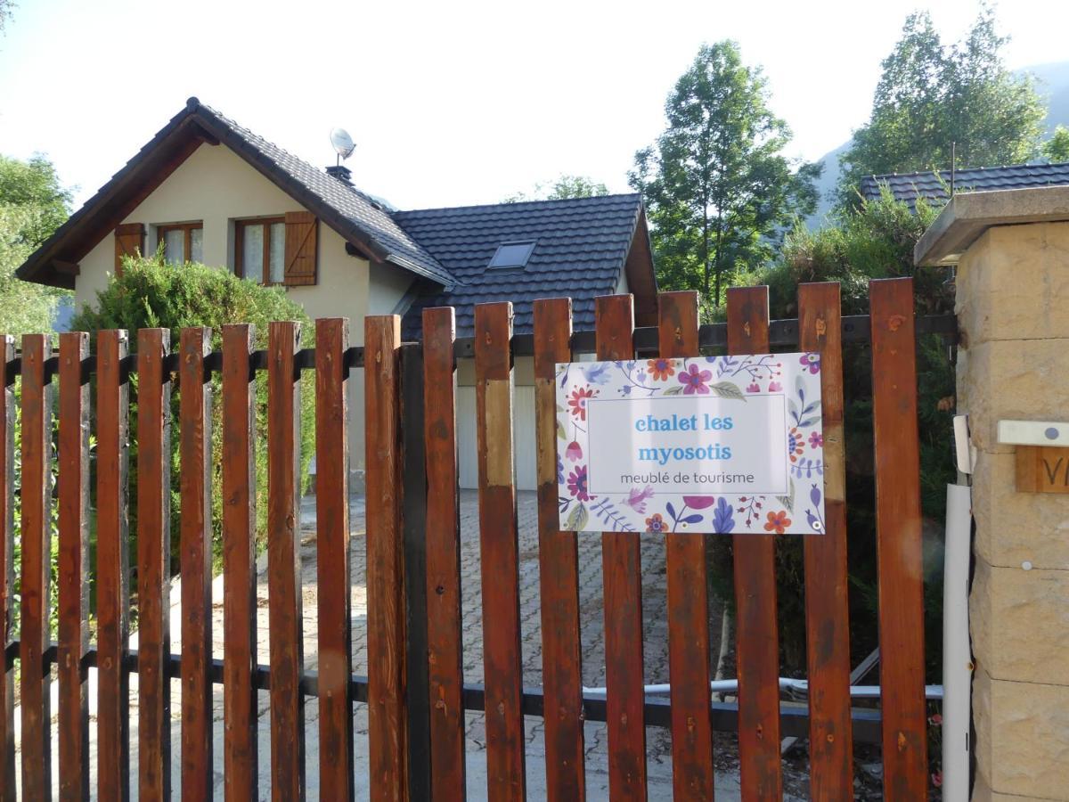 Chalet Les Myosotis Le Bourg-dʼOisans Exterior foto